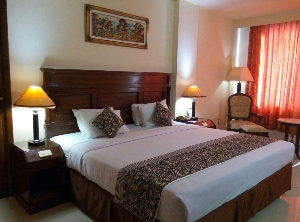 Hotel Merdeka Madiun Esterno foto